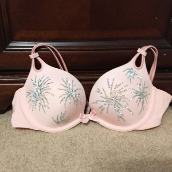 Victoria Secret Pink Pushup Bra - Picture 3 of 3